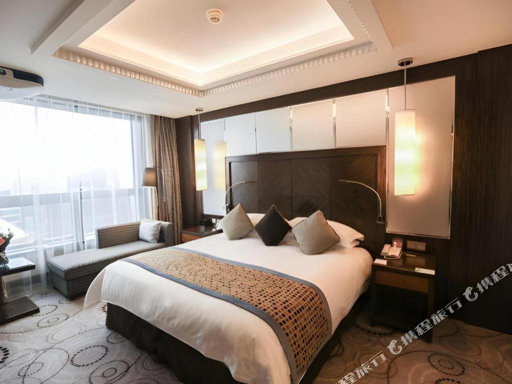 שנגחאי Grand Soluxe Zhongyou Hotel מראה חיצוני תמונה