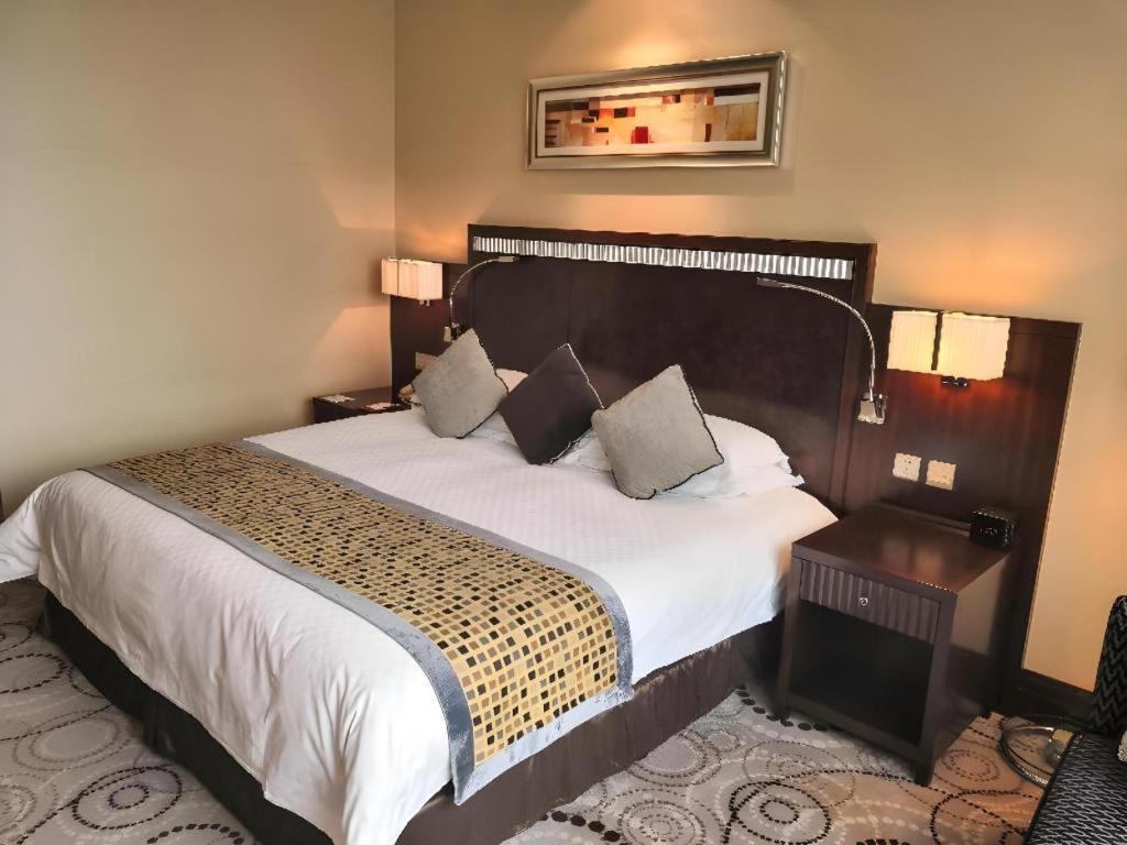 שנגחאי Grand Soluxe Zhongyou Hotel מראה חיצוני תמונה