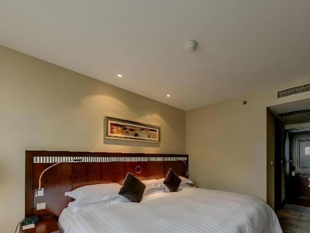שנגחאי Grand Soluxe Zhongyou Hotel מראה חיצוני תמונה